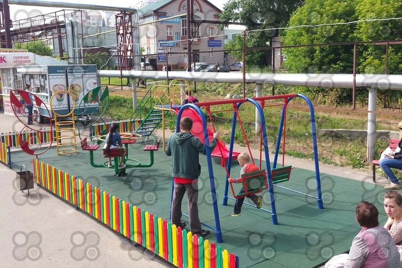 Детская площадка с резиновым покрытием EcoStep у ТК Мегадом г