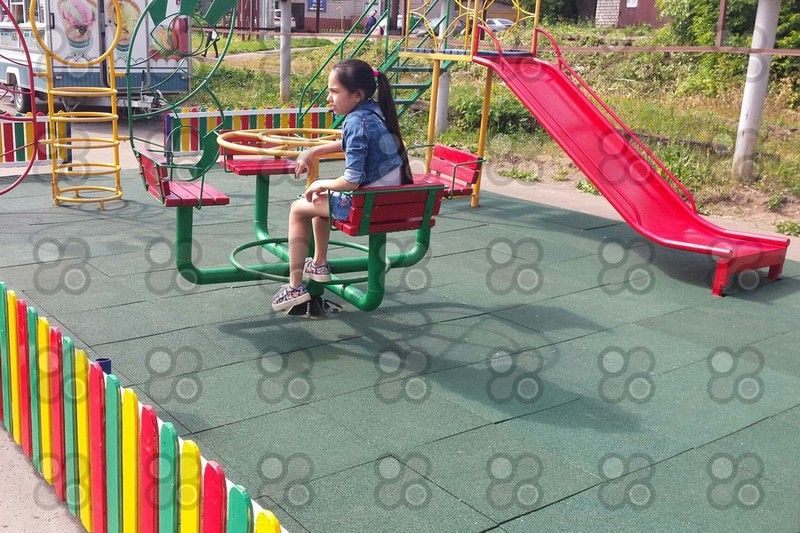 Детская площадка с резиновым покрытием EcoStep у ТК Мегадом г